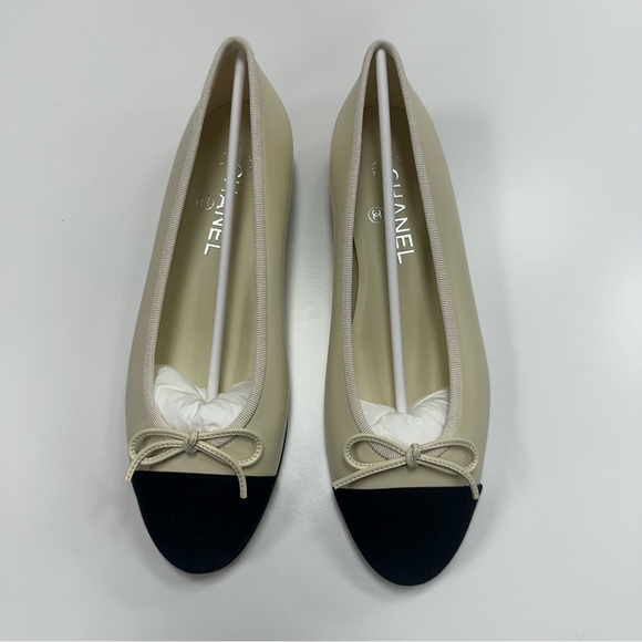 CHANEL Lambskin Grosgrain Cap Toe CC Ballerina Flats in Ivory/Black - Picture 2 of 8